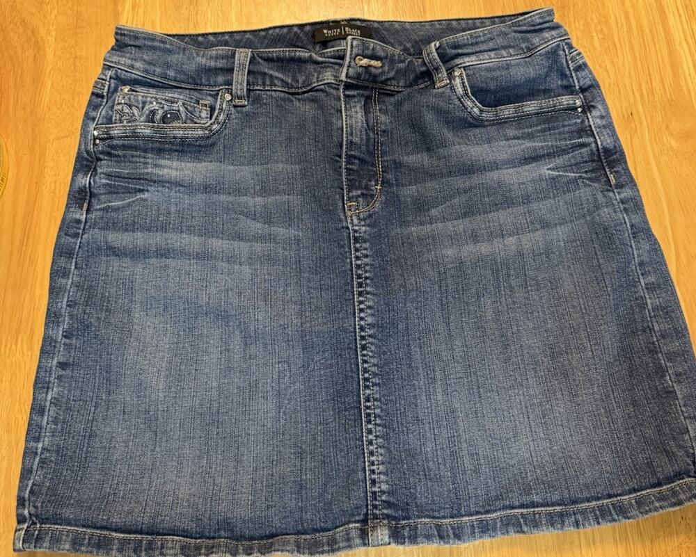 White House Black Market Denim Mini Skirt Womens 8 Embroidered Pockets Y2K Blue